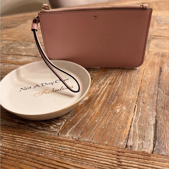 kate spade Handbags - Kate Spade ♠️ birds of a feather Pink Wristlet
